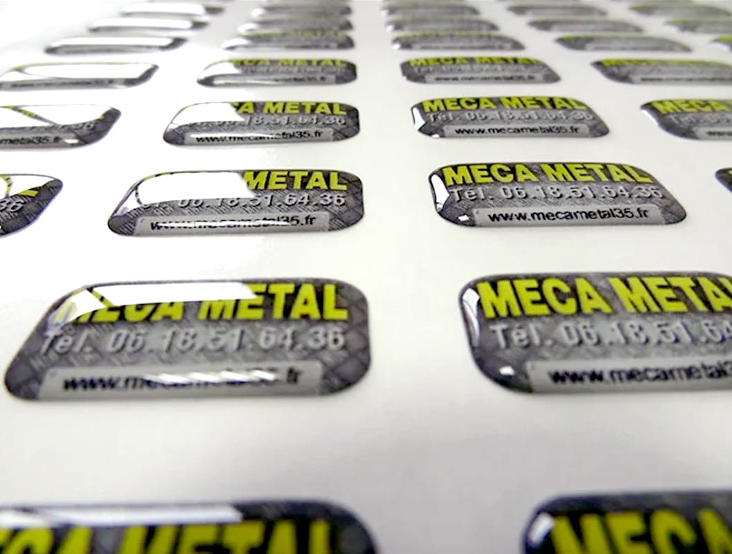 Plaques signalétiques métalliques marquées par sérigraphie pour Méca Métal