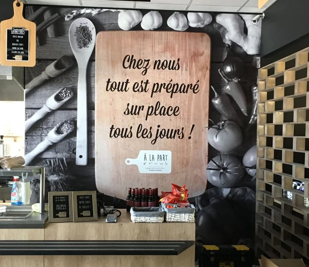 Décor mural adhésif boulangerie posé en Ille-et-Vilaine