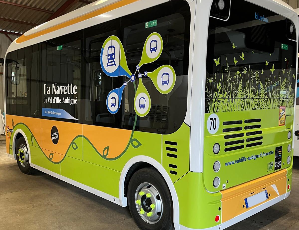 Navette électrique La Navette en total covering à Vitré