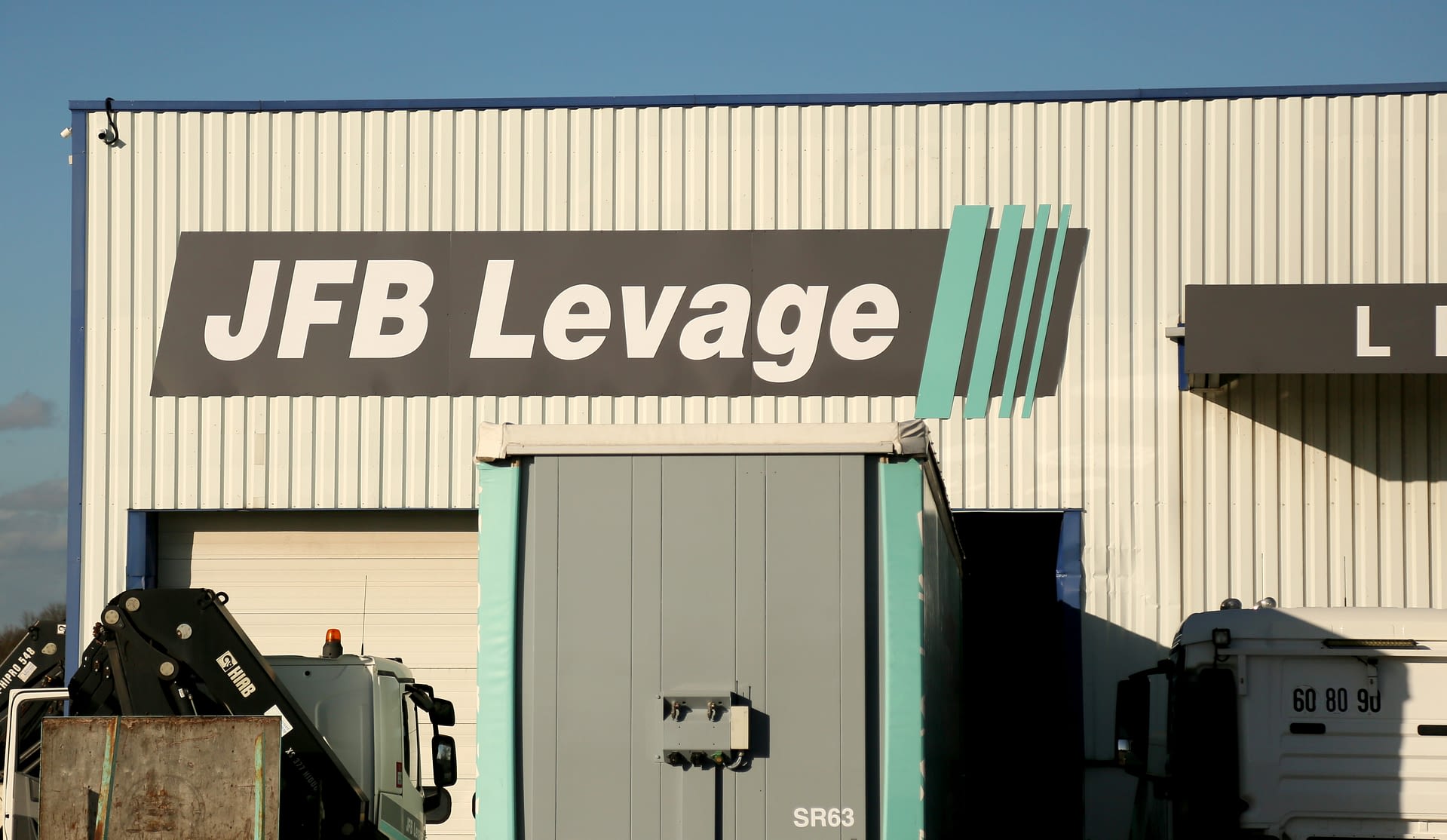 Enseigne d’entreprise FB Levage fabriquée à Vitré