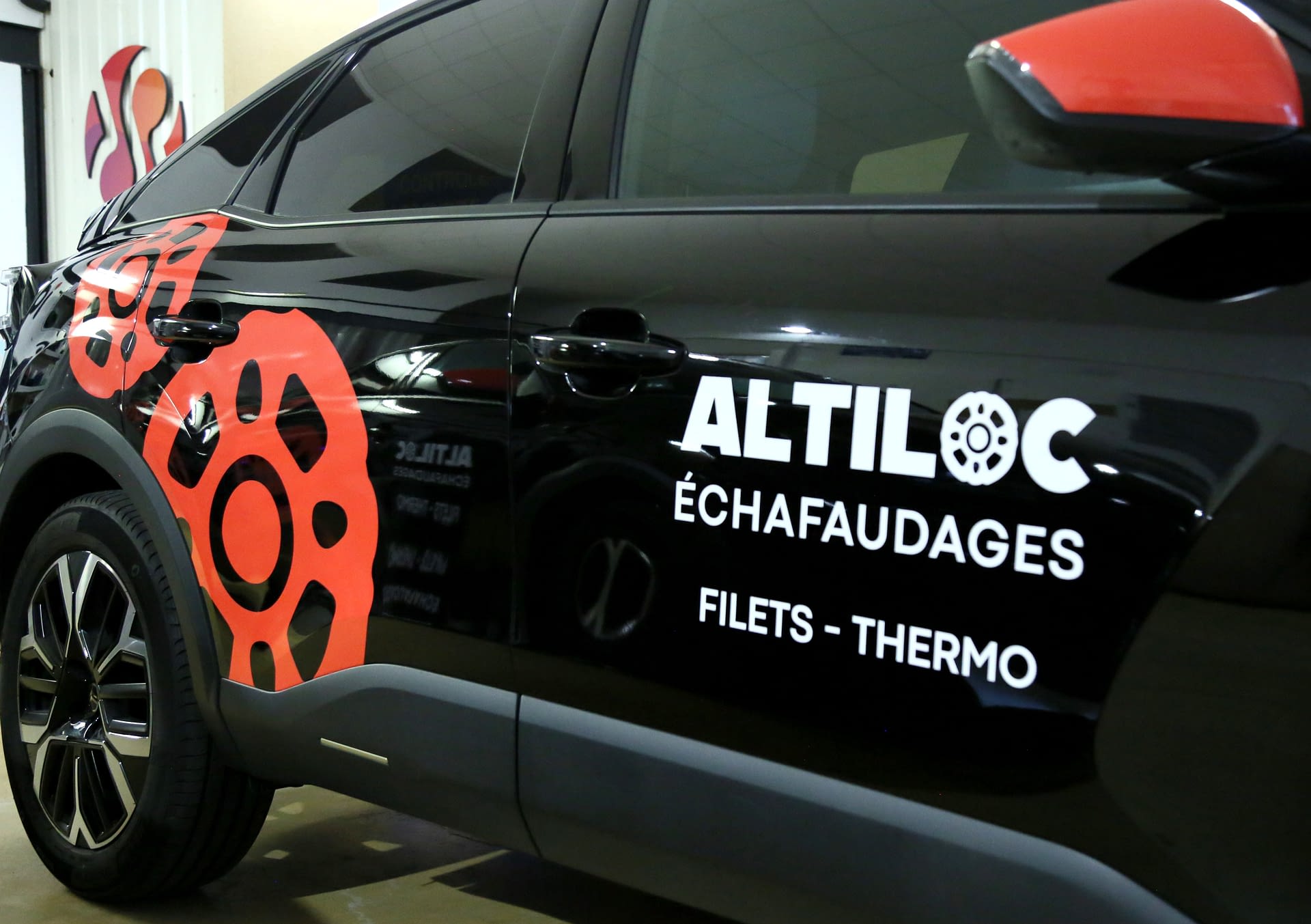 SUV Altiloc Échafaudages en covering noir à Vitré